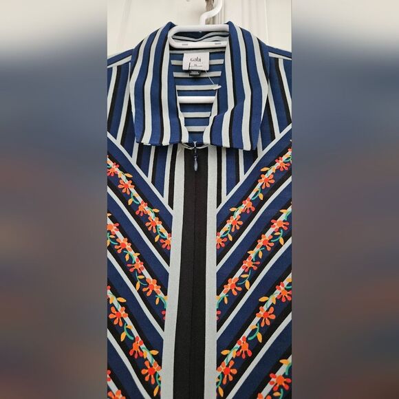 CAbi Navy and White Striped Floral Sleeveless Shirt - Picture 3 of 4